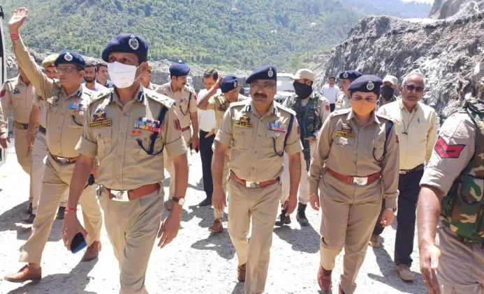 Sgr-Jammu Highway made through after 5 days; 5500 yatris proceed towards Sgr: DGP Dilbagh Singh