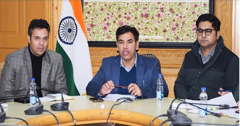 Div Com reviews preparation of departments in view of expected change in weather