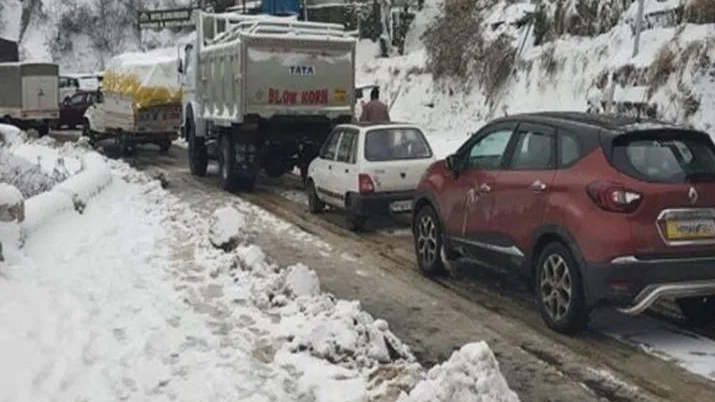 No vehicular movement on Kokernag-Margan Top–Marwah-Warwan Road in view of weather advisory