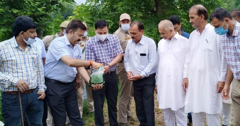   In a first, Kathua administration introduces Castor as alternate crop for Kandi area