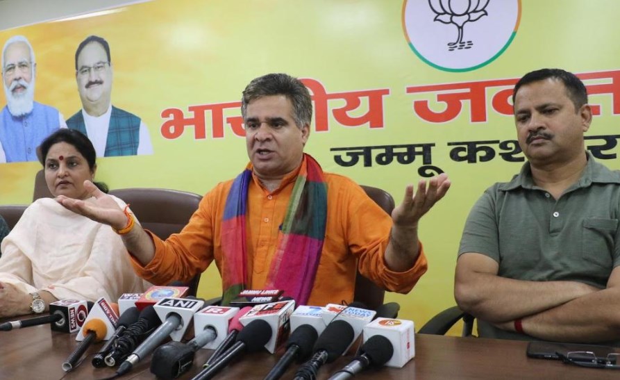 Mehbooba Mufti is frustrated of massive support to "Har Ghar Tiranga" Abhiyaan in Kashmir: Ravinder Raina