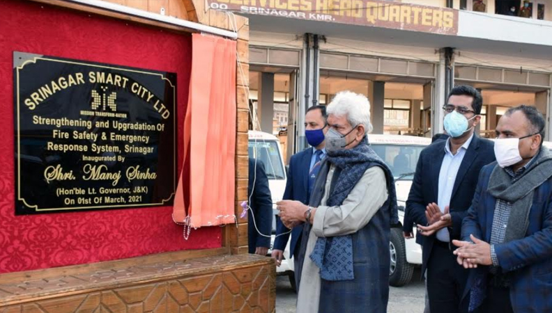 Lt Governor inaugurates, lays foundation for scores of developmental projects worth Rs 26.6 cr under Srinagar Smart City