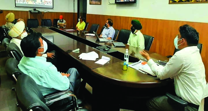 Div Com Jammu directs DCs to resolve all pending issues of Sainik Welfare Department on priority