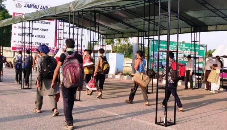 COVID-19: Govt evacuates 7,05,799 stranded JK residents; 5,65,507 via Lakhanpur, published,40,292 through special trains