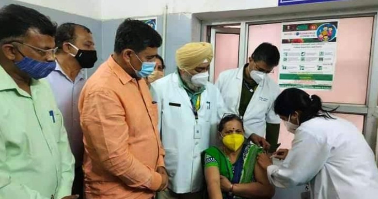 Jugal Kishore MP visited Covid Vaccination Center at GMC Sarwal