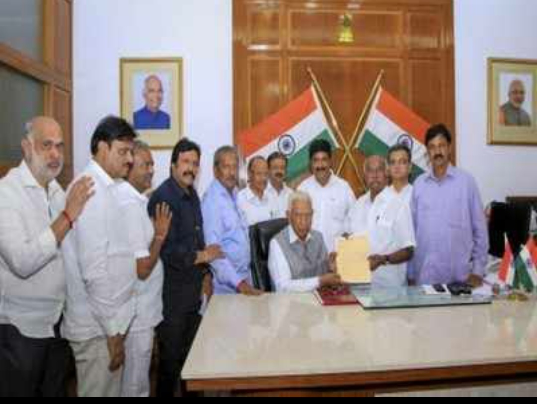 11 Lawmakers of Congress-JDS coalition resign, Congress alleges foul play 