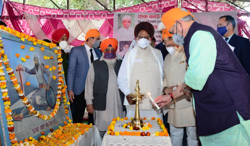 Lt Governor pays obeisance at Gurudwara Baba Banda Singh Ji Bahadur at Reasi