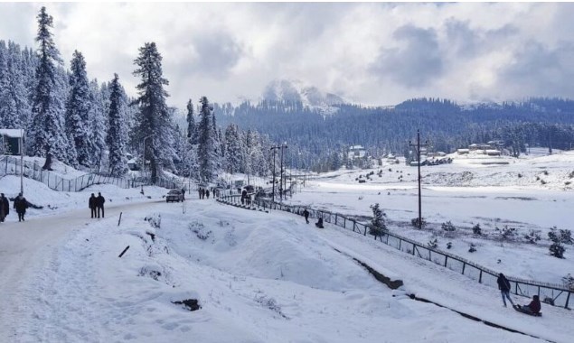Kashmir continues to see dip in night temperatures dense fog in morning