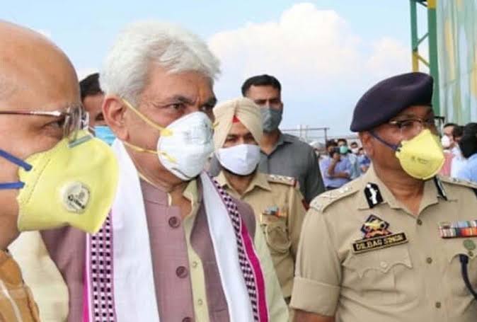 LG Sinha orders inquiry into seepage incidents in border bunkers