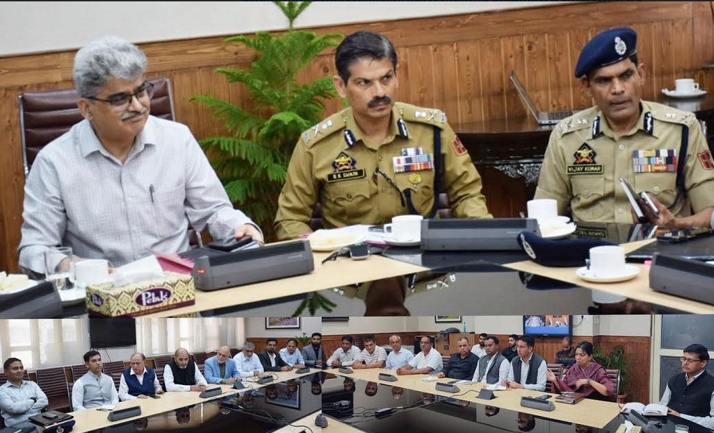 CS holds open session with tourism players of Jammu and Kashmir 