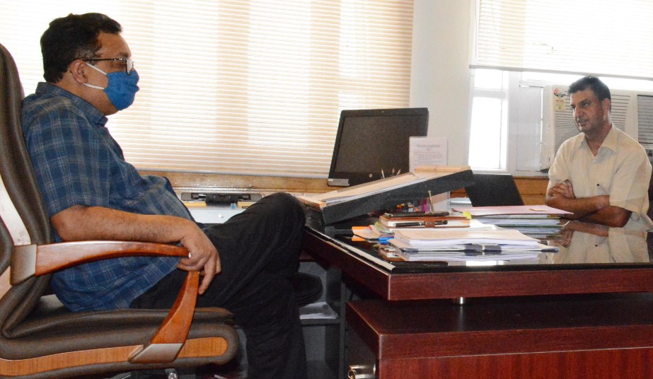 Navin Choudhary reviews functioning of JKHPMC,  asks Corporation to set up 2 Control Atmospheric Stores one each in J&K