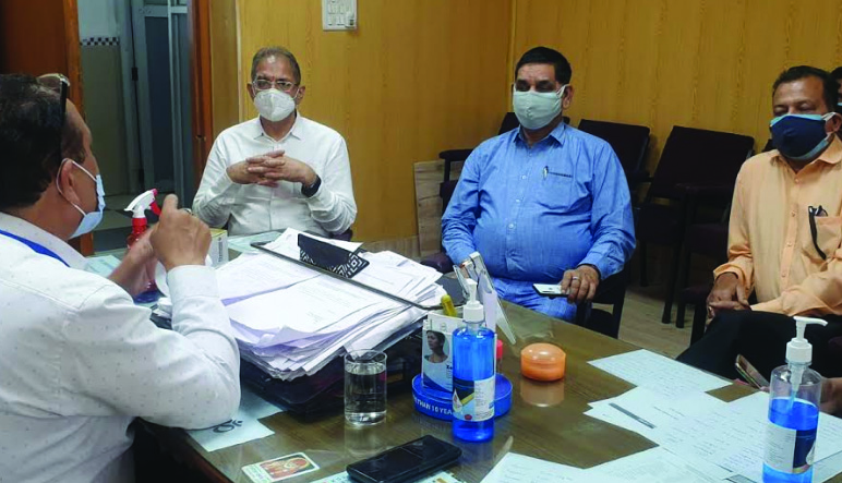 Kavinder, Mayor review medicare facilities at CD Hospital