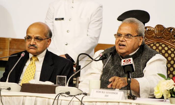 Log inhe jooton se maarenge: Satya Pal Malik on Congress backing Article 370