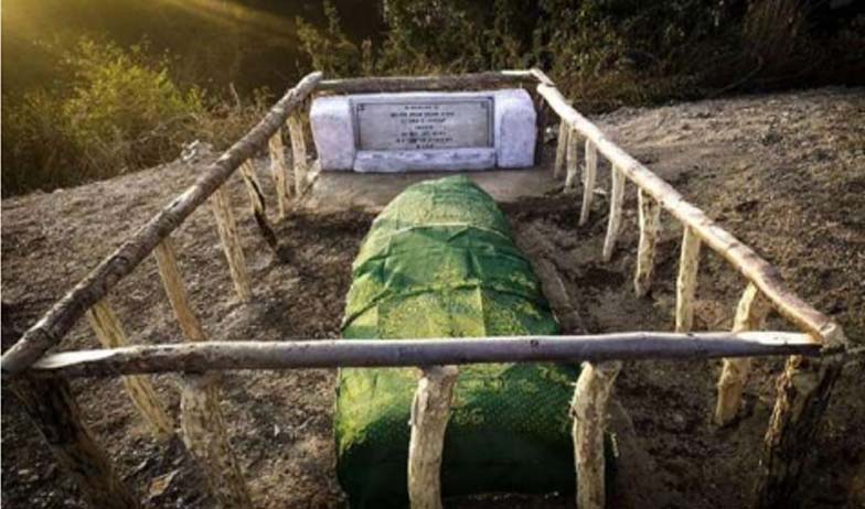 J&K: Indian Army restores damaged grave of decorated Pak soldier