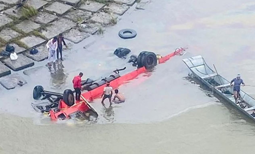 MP bus accident: 13 dead, 15 rescued after Maharashtra Roadways bus falls into Narmada river in Dhar district