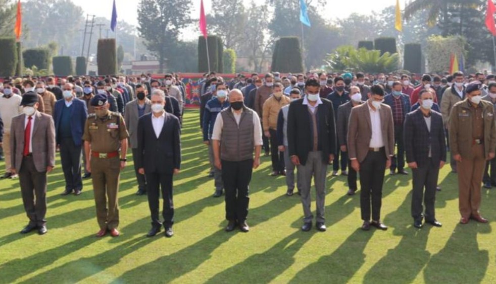 On the eve of Martyr’s Day Police personnel observe two minutes silence at ZPHQ Jammu