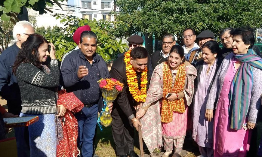 Mayor JMC Tour’s  to Govt. Hospital, Gandhi Nagar Jammu