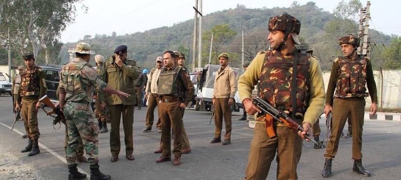 Policeman critically injured in Chanapora militant area