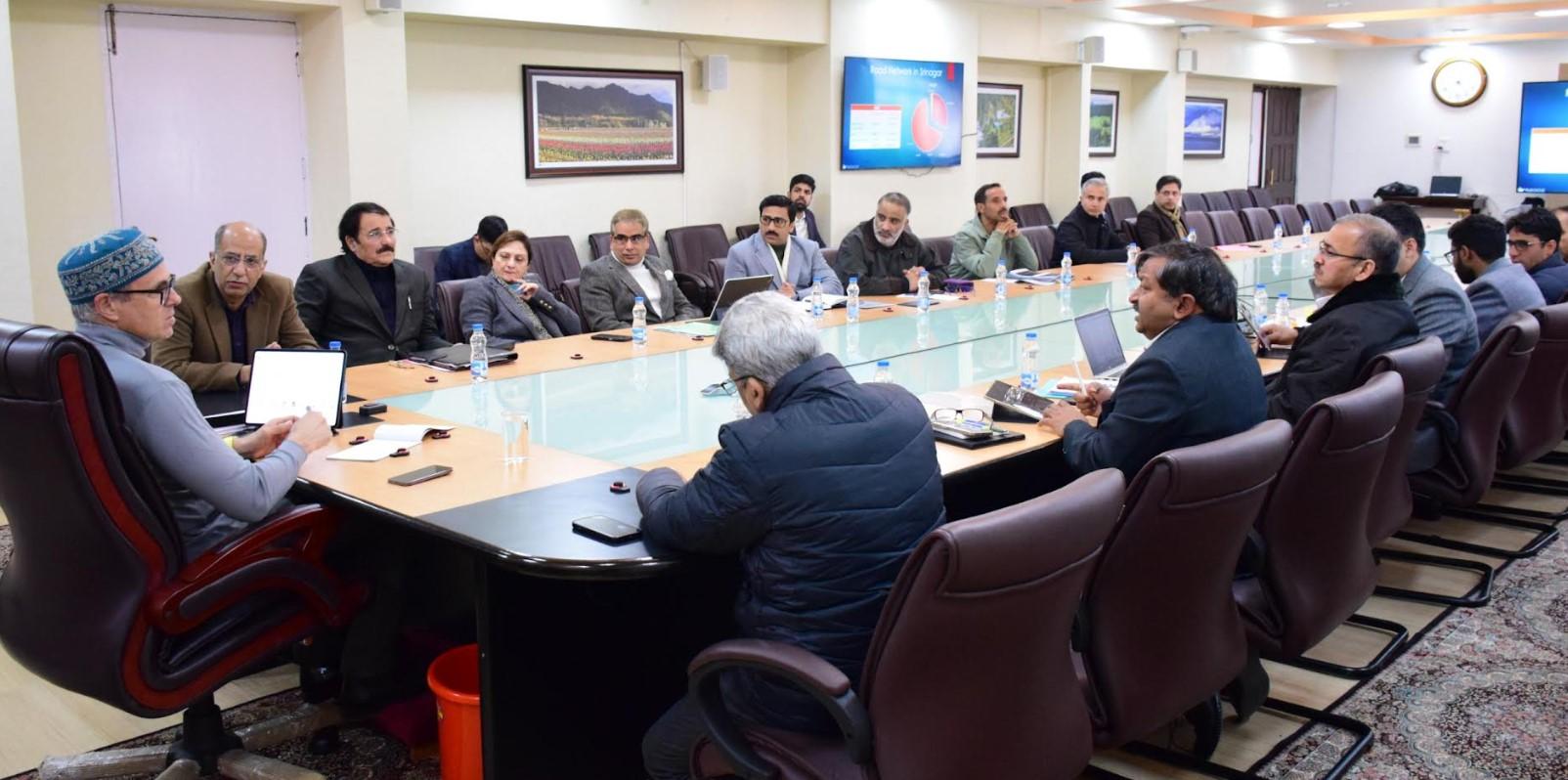 CM holds pre-budget consultation with public representatives of Srinagar, Bandipora & Ganderbal