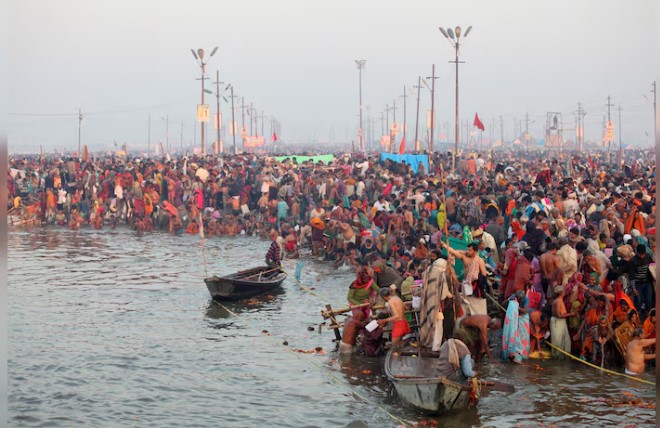 Chief Secretary Atal Dulloo reaches Maha Kumbh for holy dip