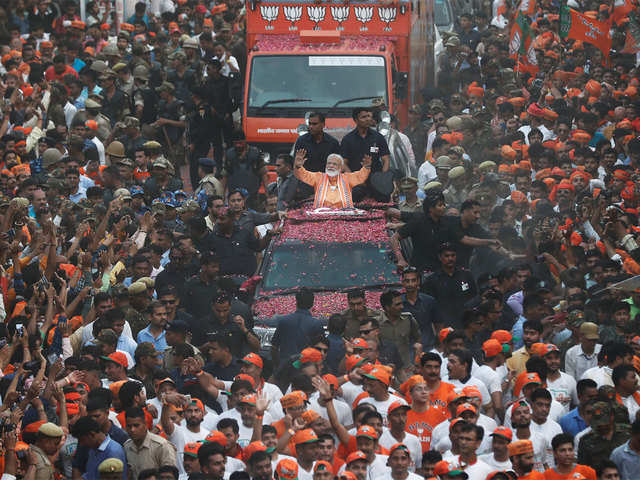 Modi frenzy in the road show at Varanasi a day before filing nominations