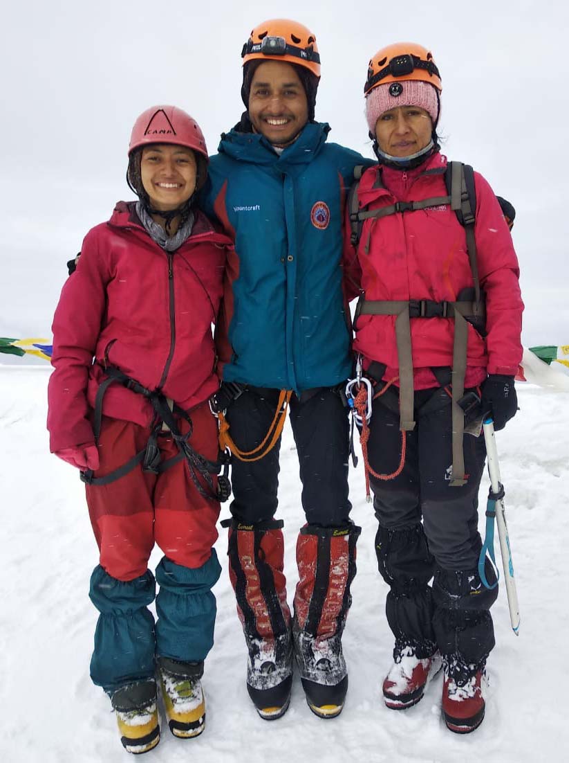 JK Mountaineers scale Garhwal peak as pre Everest Expedition 