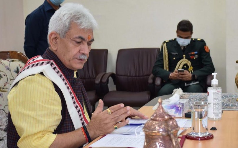 Govt signs historic MoU with Flipkart to promote local handloom and handicrafts sector