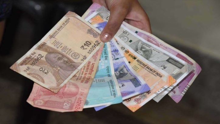 Cabinet approves 4% hike in DA for central government employees