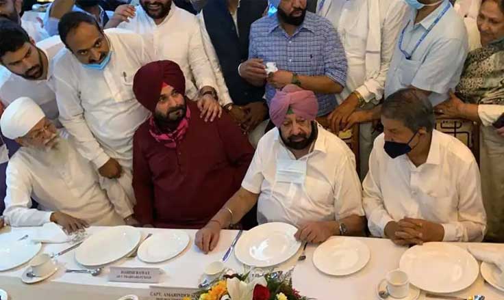 Navjot Sidhu assumes charge as new Punjab Cong chief in Amarinder Singh's presence