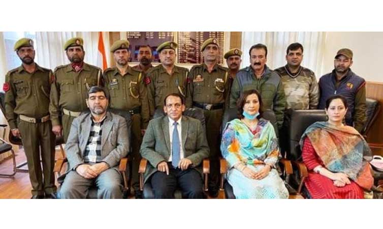 DGP prisons decorates newly promoted officials