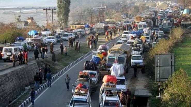 No civilian Traffic to be allowed on Qazigund-Nashri stretch of NH between 10 AM to 3 PM: IGP Traffic