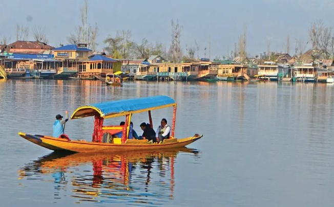 MeT forecast ‘heatwave’ in Jammu, hot & dry weather in Kashmir 