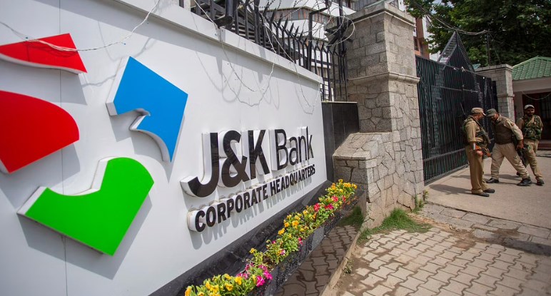 J&K Bank MD takes stock of banking services for Shri Amarnathji Yatra