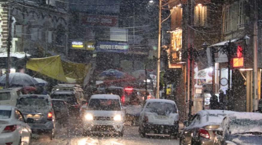 Snow returns to Kashmir, easing worries of farmers, business class