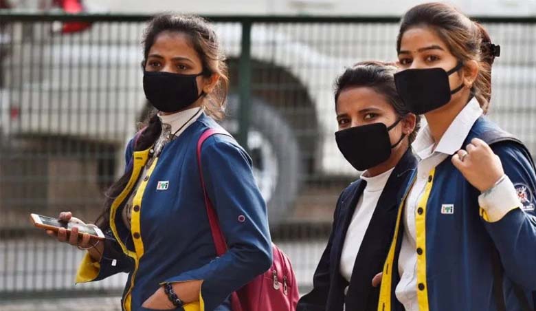 India records 73,272 new COVID-19 cases, 926 deaths; overall tally nears 70 lakh-mark