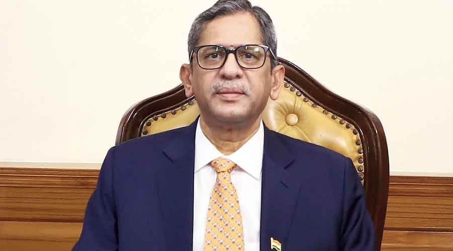 Media houses responsible for presenting facts: CJI Ramana