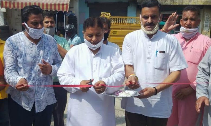 Sat dedicates newly constructed lane and drain to residents of Anand Vihar