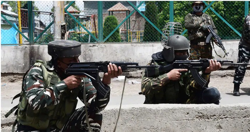Pakistan violates ceasefire in Jammu and Kashmir's Uri, fires heavy mortar shells