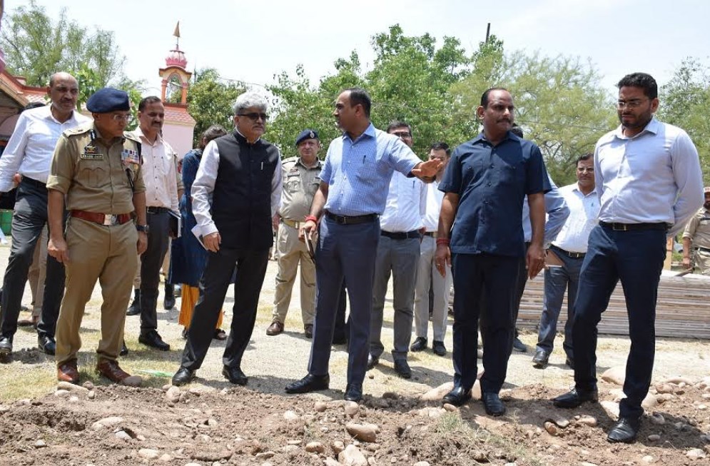 Chief Secretary visits Yatri Niwas Bhagwati Nagar, reviews arrangements for forthcoming SANJY-2024