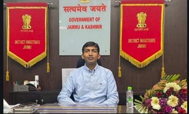 Over 6.5 lakh age appropriate persons inoculated in Jammu District; Positivity rate drops to 1.6%: Anshul Garg