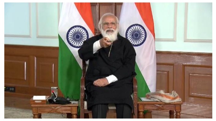 At Ayushman Bharat scheme launch event, PM Modi dresses in Kashmiri 'pheran' gifted by J-K farm labourer