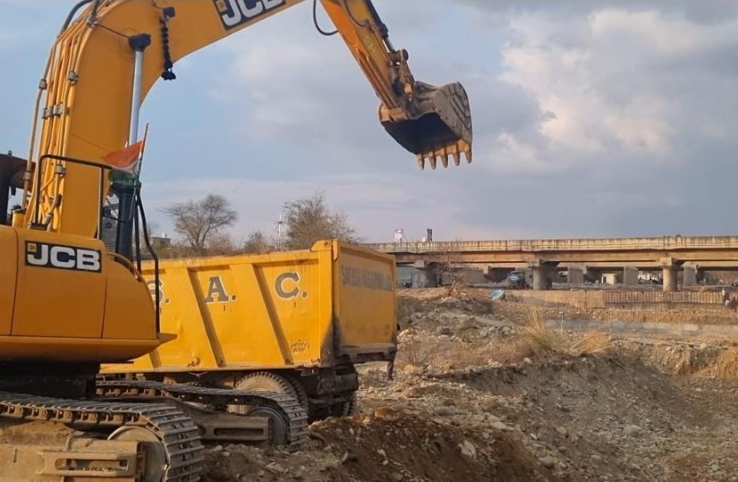 Rs 5 lakh penalty imposed on construction company for illegal mining
