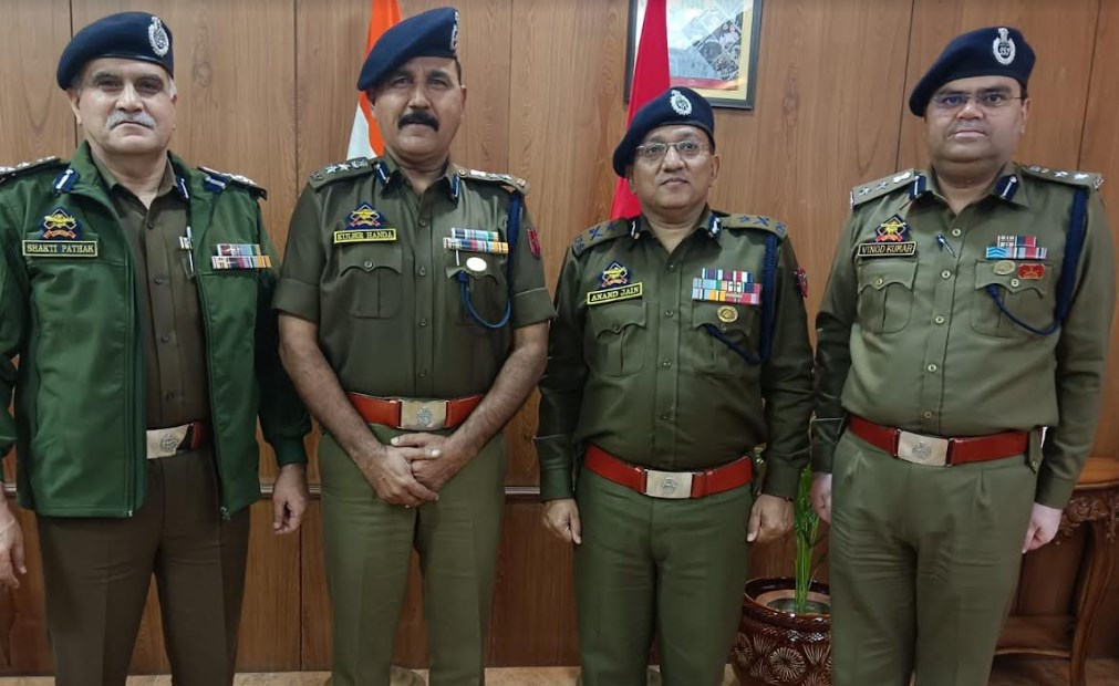 IGP Jammu adhere new rank to newly promoted SSP