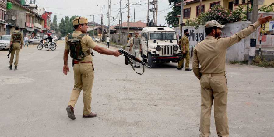 One Policemen Martyred, another injured as rape accused attack them with axes : JK Police