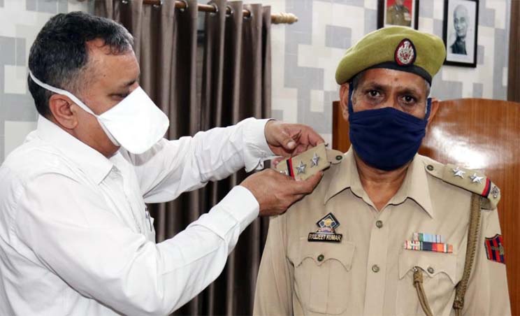 Pipping ceremony of newly promoted SI's held by SSP Crime Jammu