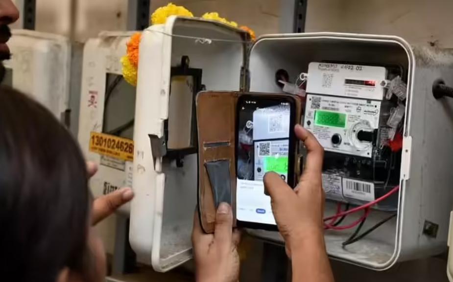Not mandatory to install pre-paid power meters: Centre in Lok Sabha