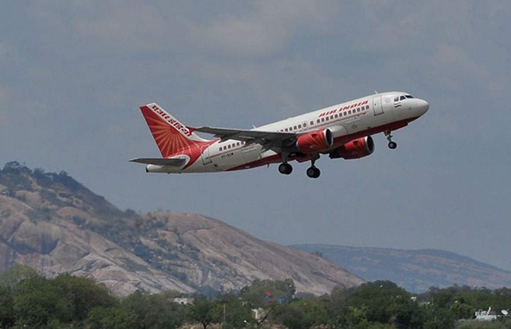 Supreme Court asks Centre to discuss ticket price refund issue with airlines