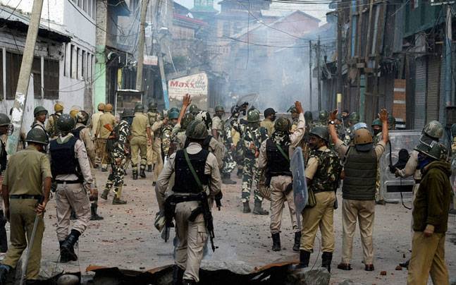 Around 50 people arrested in fresh raids in Pulwama and Shopian before elections