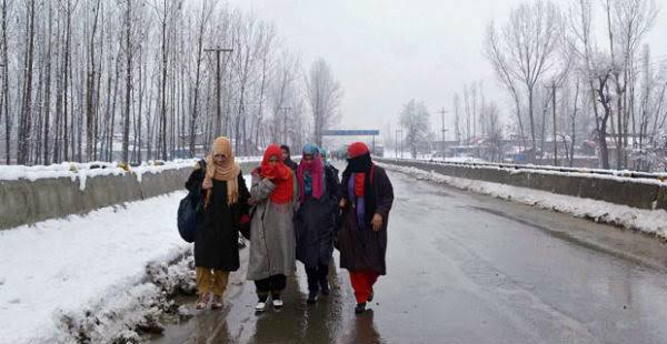 MeT predicts rainfall in Jammu for next 3 days, Snowfall in Kashmir may disrupt transport 