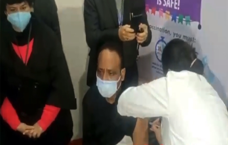 COVID-19 vaccination drive commences in J&K; sanitation worker, becomes the first person to receive COVID-19 vaccine jab at GMC Jammu 